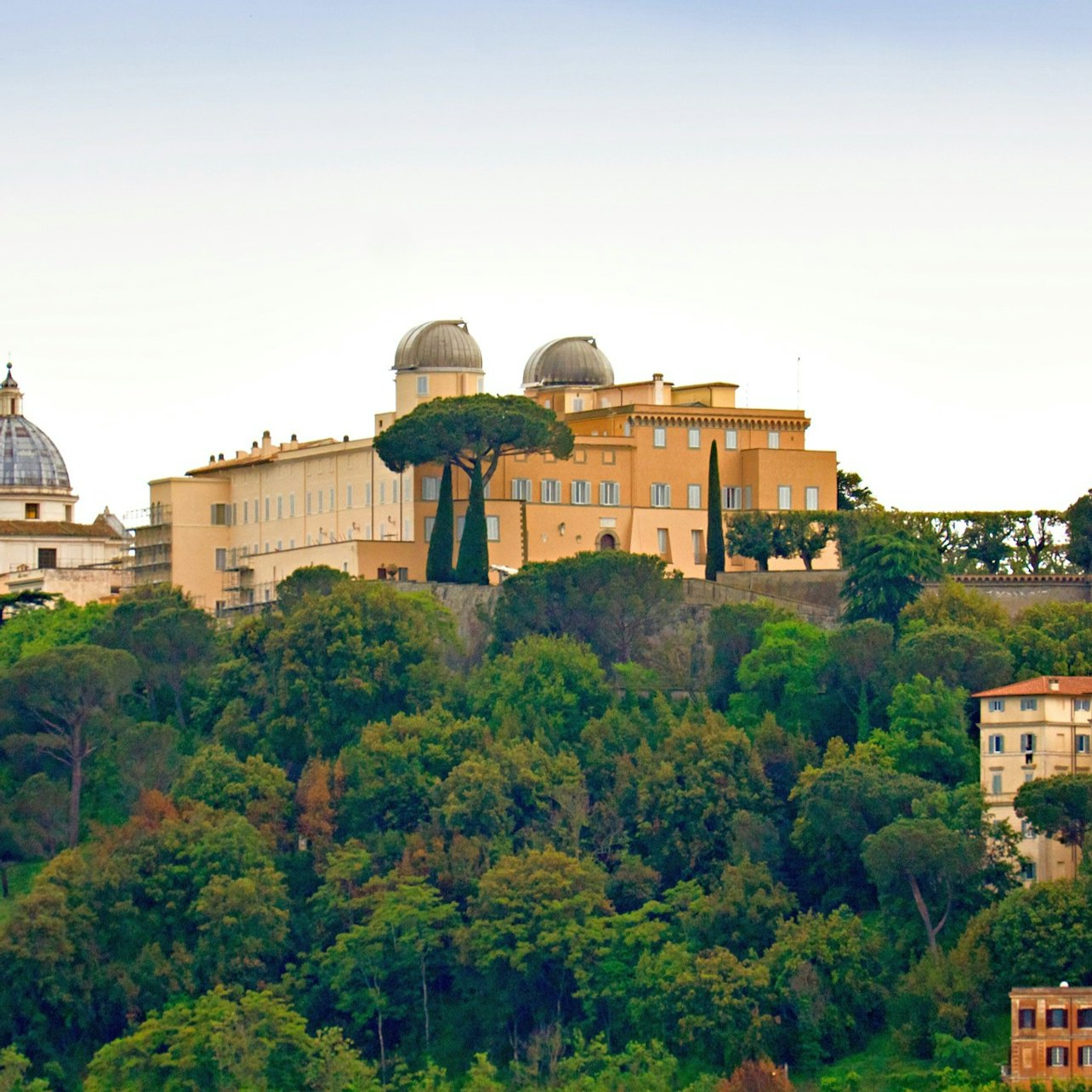 Rome: Fixed-Rate Taxi Transfer to Castel Gandolfo - Photo 1 of 3