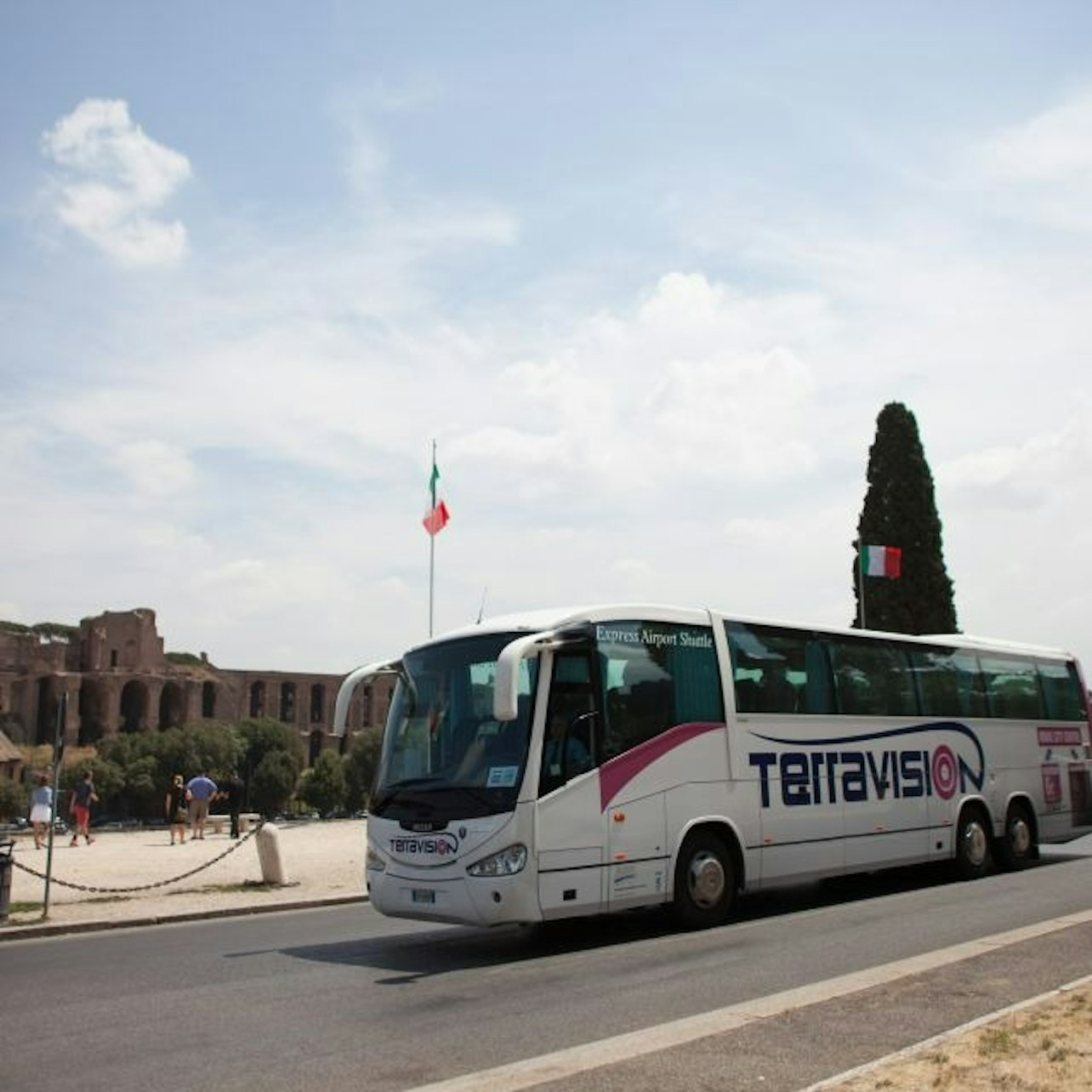 Rome: One-Way Shuttle Bus Transfer from Fiumicino Airport to Rome Termini - Photo 1 of 3