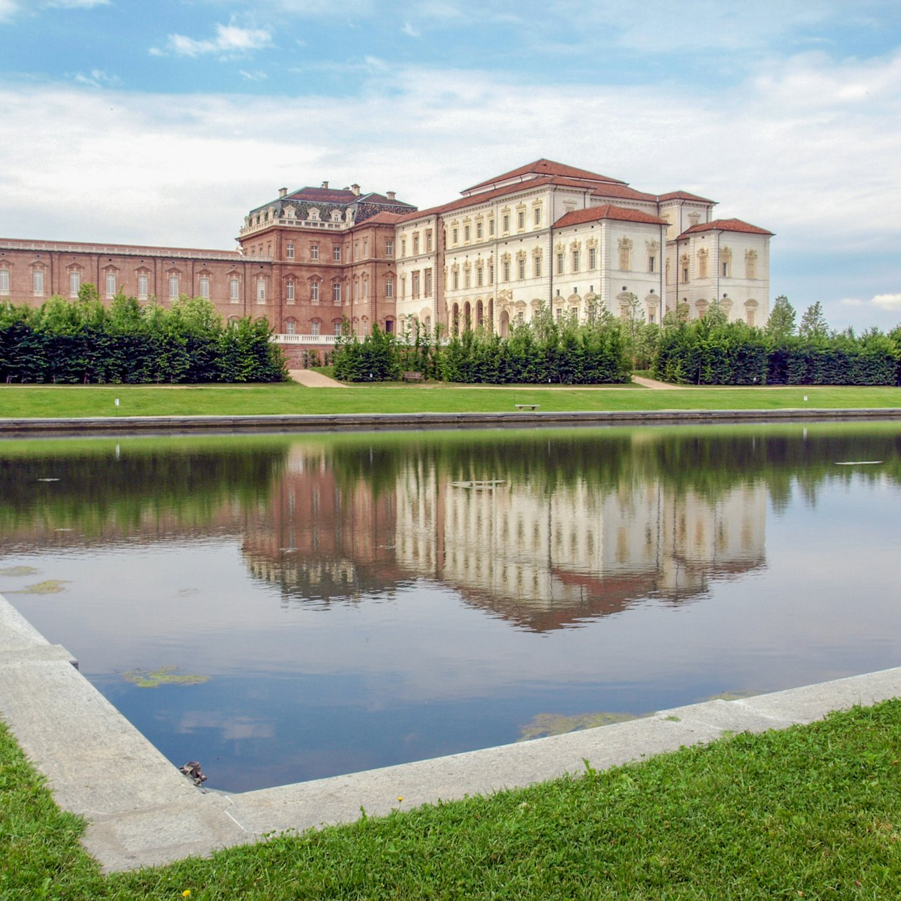 Royal Palace of Venaria Reale: Skip the Line + Hop-on Hop-off Bus - Photo 1 of 6