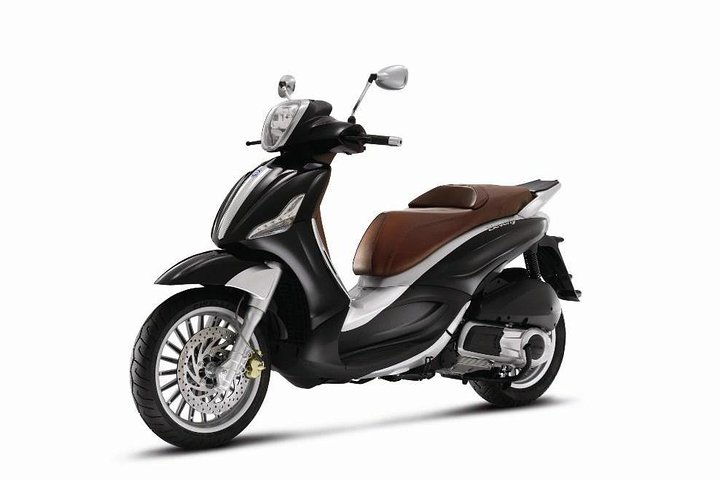 Scooter Rental 300cc - Photo 1 of 3