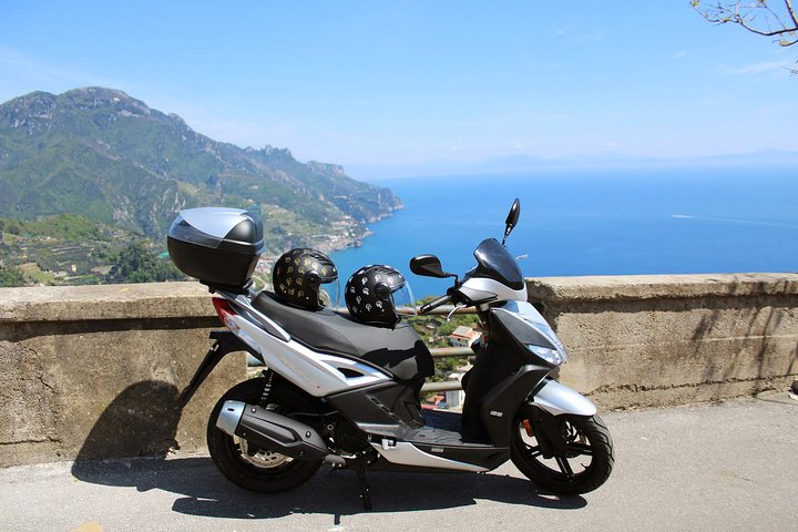 Scooter rental on the Amalfi Coast - Photo 1 of 12