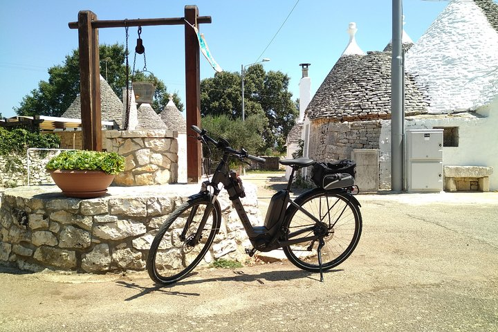 Smart & easy ebike tour in the Itria Valley: Martina Franca - Locorotondo - Photo 1 of 3