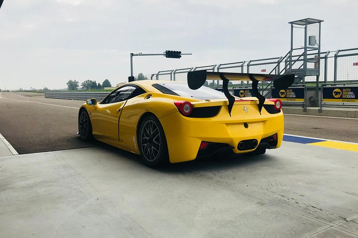 Ferrai F458 Challenge