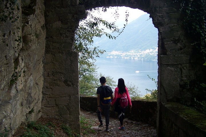 The Avelli's mystery, the Pendula Stone and the Boulders - Photo 1 of 9