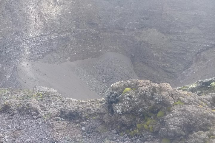 Transfer From Naples Train Station/area to Sorrento - 2hr stop in Mt. Vesuvius - Photo 1 of 12