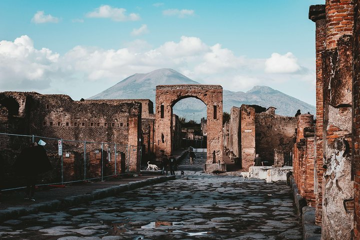 Transfer Rome to Naples with stop at Pompeii & Vice Versa - Photo 1 of 8