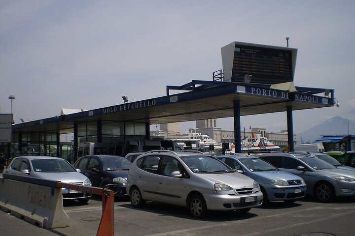 Transfers from the Beverello pier (Naples) to Fiumicino Aereoprto - Photo 1 of 2