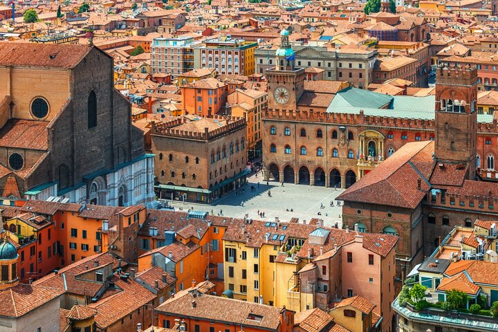 Untold Stories Outdoor Escape Game in Bologna - Photo 1 of 7