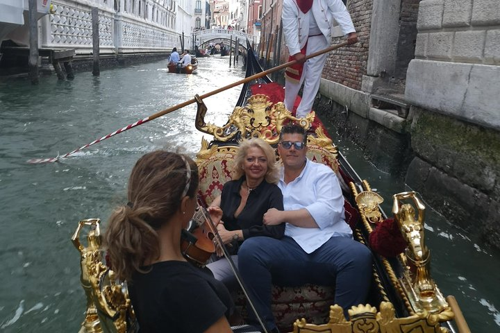 V.I.P Marriage proposal in Gondola - Photo 1 of 7