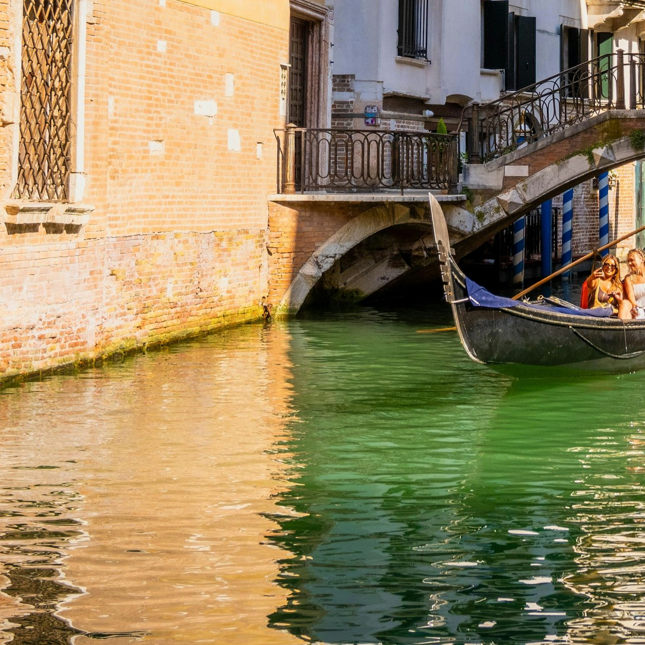 Venice: Shared Gondola Ride - Photo 1 of 5