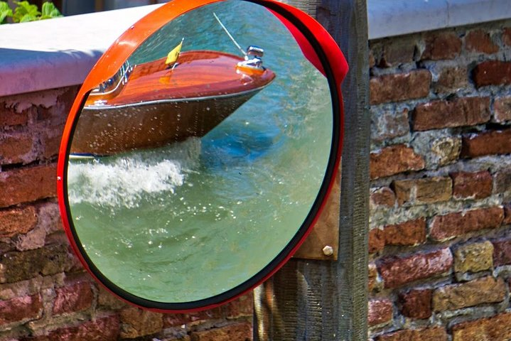 Venice through the eyes of a Venetian - walk and luxurious private water taxi  - Photo 1 of 25