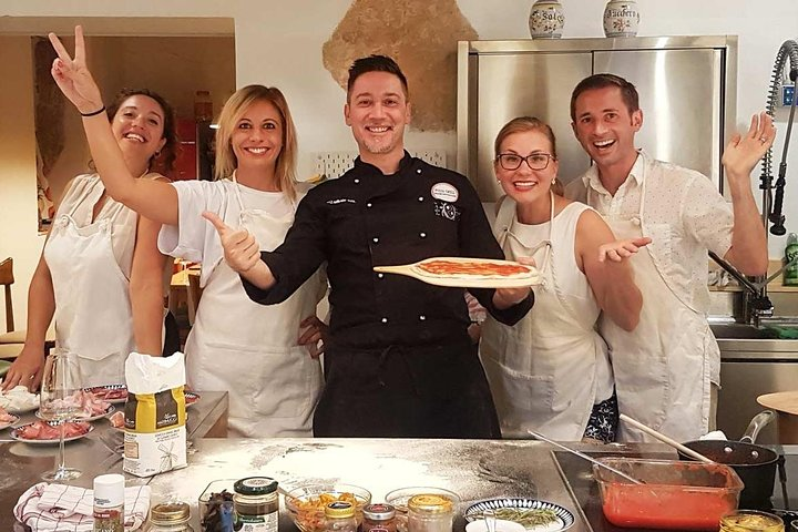 Vip-Private Pizza Cooking Class with Pro Pizzachef in Pro Kitchen - Photo 1 of 25