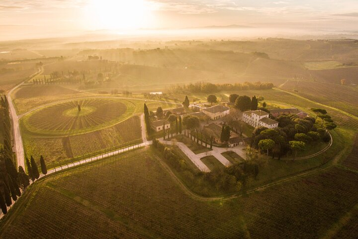 Wine tour in Tuscany in the wineries selected by Wine Spectator - Photo 1 of 2