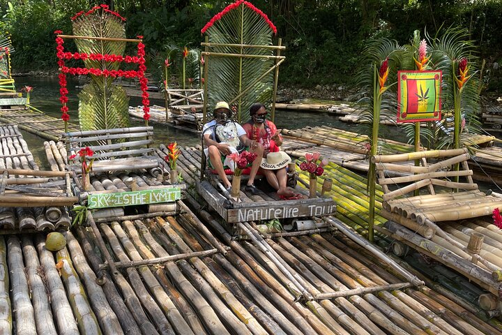 Bamboo rafting on the great river transportation  - Photo 1 of 4