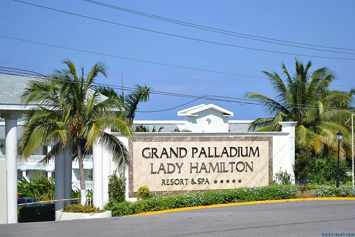 Grand Palladium Private Airport Transfer - Photo 1 of 4