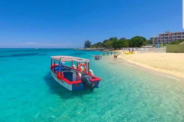 Negril guided day tour:7 mile beach and sunset at Ricks Cafe - Photo 1 of 8