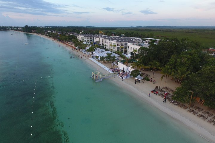 Negril's 7 miles Beach and Rick's Café - Photo 1 of 8