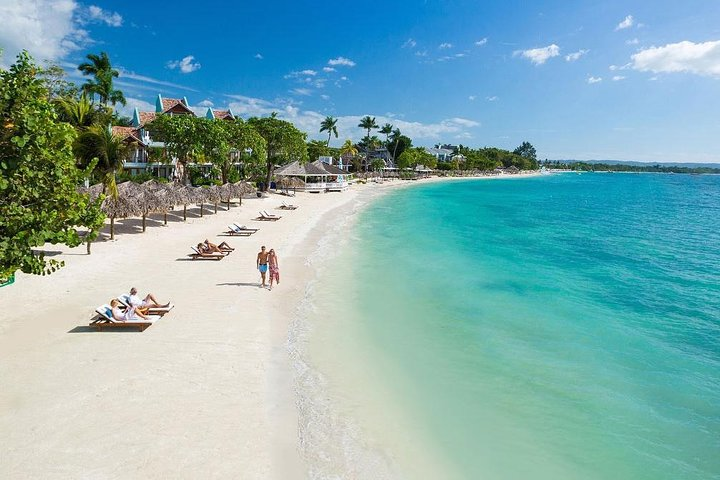 seven mile breach negril