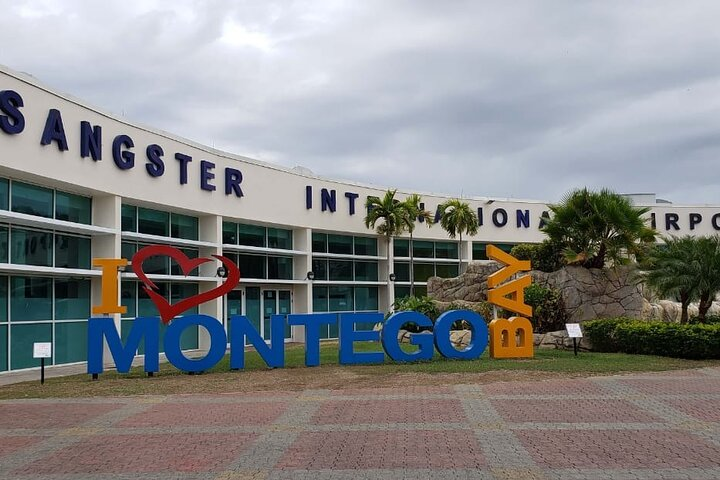 Private Transportation from Montego Bay Airport to Negril hotels - Photo 1 of 8