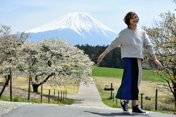  1 Hour Private Photoshoot in Fujiyoshida - Photo 1 of 12