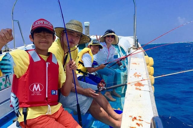 2 hours family fishing in Okinawa - Photo 1 of 9