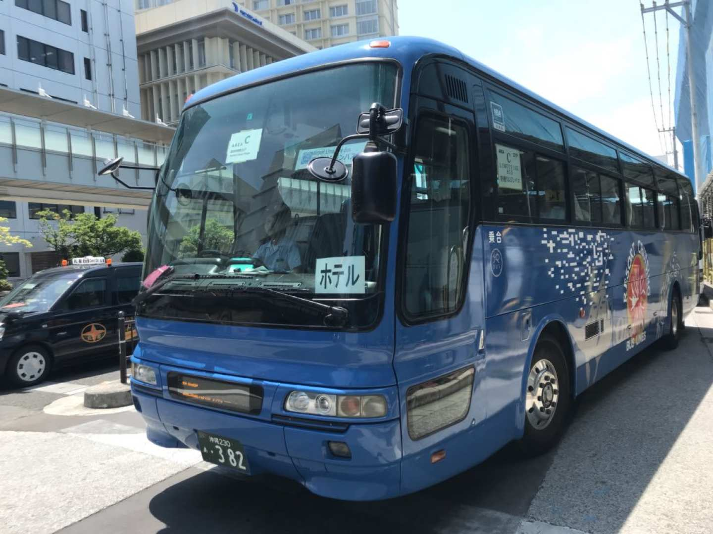 Airport Limousine Bus | Naha Airport to Okinawa Hotel & Churaumi Aquarium | Okinawa, Japan - Photo 1 of 3