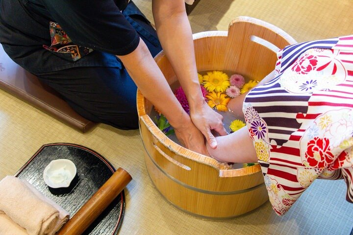 Foot bath with salt and foot massage 30 minutes - Photo 1 of 7