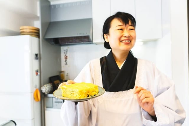 Japanese In-Home Cooking Lesson and Meal with a Culinary Expert in Osaka - Photo 1 of 10