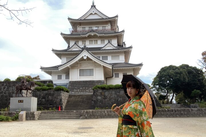 Kimono Dressing & Tea Ceremony Experience at a Beautiful Castle - Photo 1 of 7