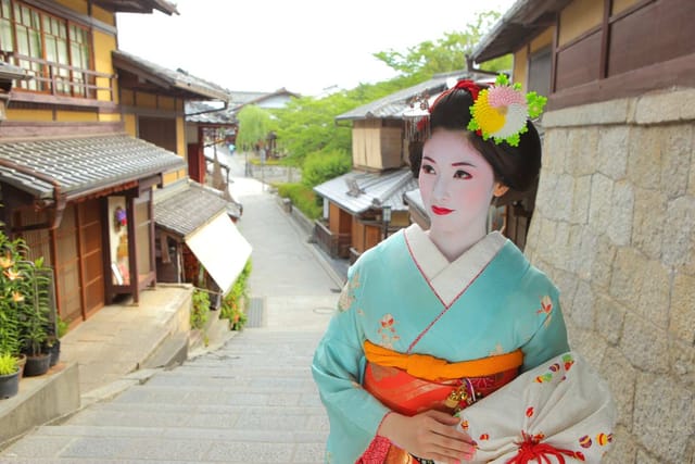 kyoto-maiko-makeover-photoshoot-experience-near-kiyomizu-dera-temple-japan_1