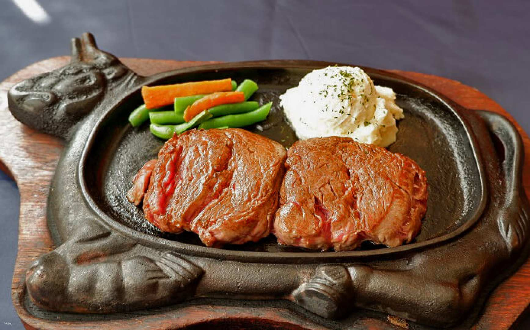 Okinawa, Japan｜Popular steak chain Yakiniku 88 - Photo 1 of 10