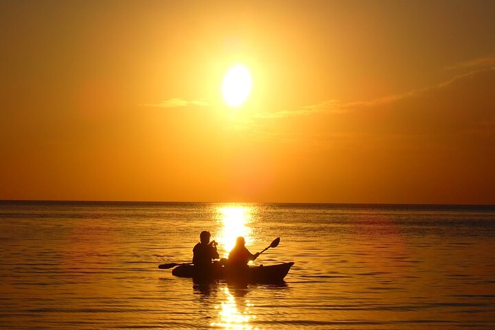  [Okinawa Miyako] [Evening] Twilight in the sea of silence... Sunset SUP / canoe - Photo 1 of 10