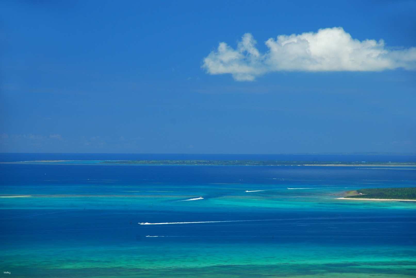 Okinawa/Remote Islands | Ishigaki Island - Yaeyama Islands High-Speed ​​Ferry Unlimited Pass | Departing from Ishigaki Island - Photo 1 of 3