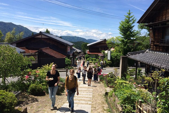 Hiking between Magome and Tsumago 