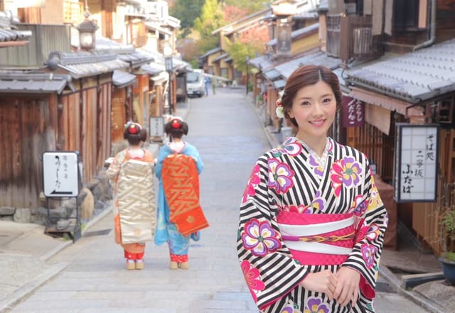 shiki-sakura-rental-kimono-studio-experience-3-minute-walk-to-kiyomizu-dera-temple-kyoto-japan_1