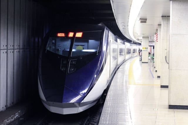 Kereta Tokyo Skyliner Fast Speed dari/ke Bandara Narita - Photo 1 of 12