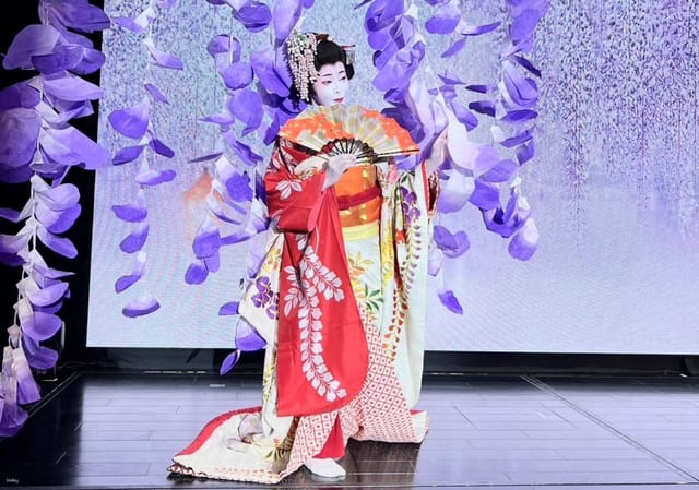 Tokyo Traditional Japanese Dance "Nihon-Buyo" Show - Photo 1 of 10