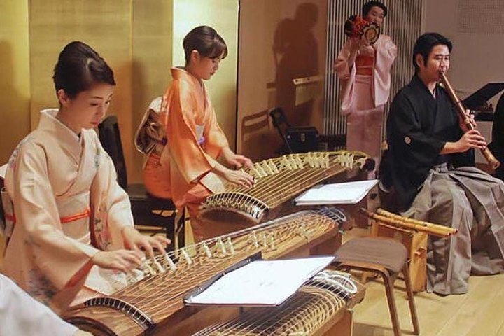 Traditional Japanese Music ZAKURO SHOW in Tokyo - Photo 1 of 9