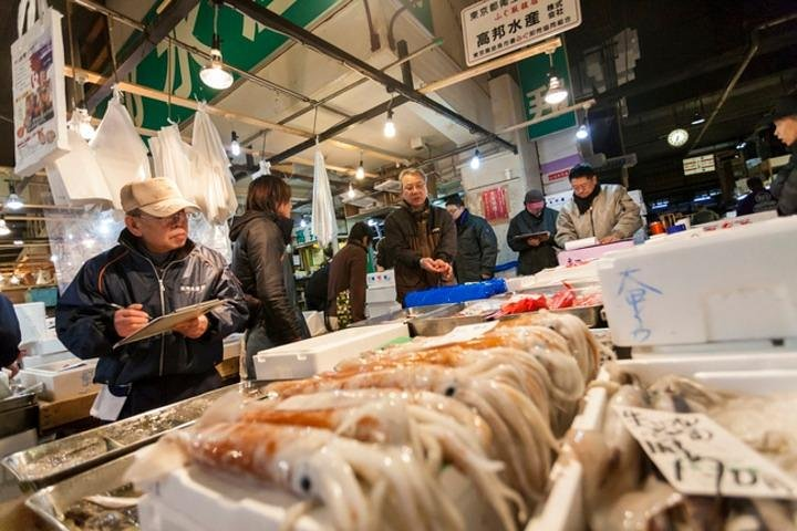 Tsukiji Food Tour & Toyosu Market with Government-Licensed Guide - Photo 1 of 25