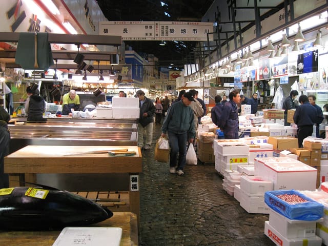 Breakfast Tour at Tsujiki Outer Market - Photo 1 of 6