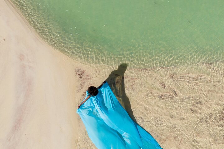 1 Hour Flying Dress Photoshoot in Kongo Beach - Photo 1 of 15