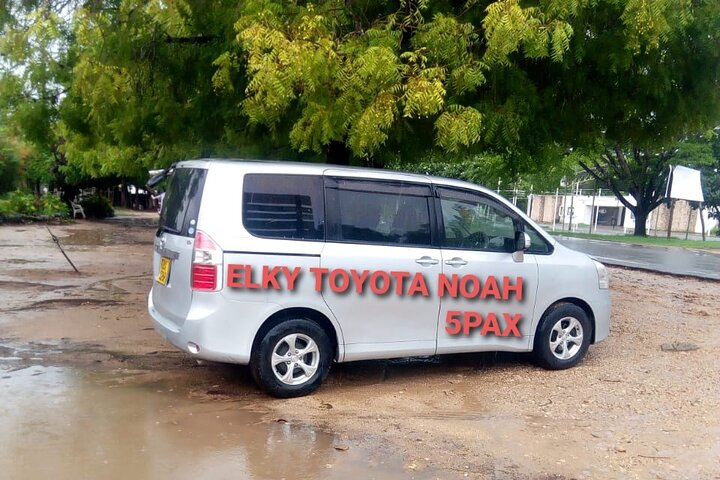 ELKY TOYOTA NOAH 5PAXS
