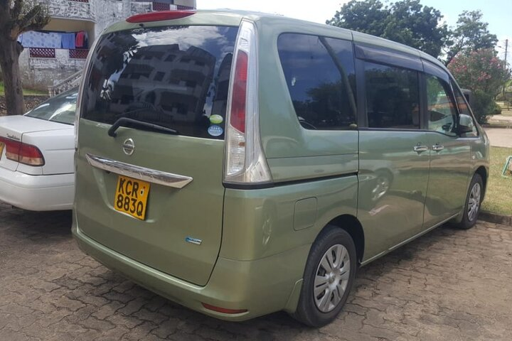 our airport pickup car