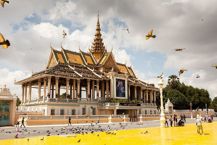 7-day Phnom Penh Siem Reap Angkor temples Floating village - Photo 1 of 10