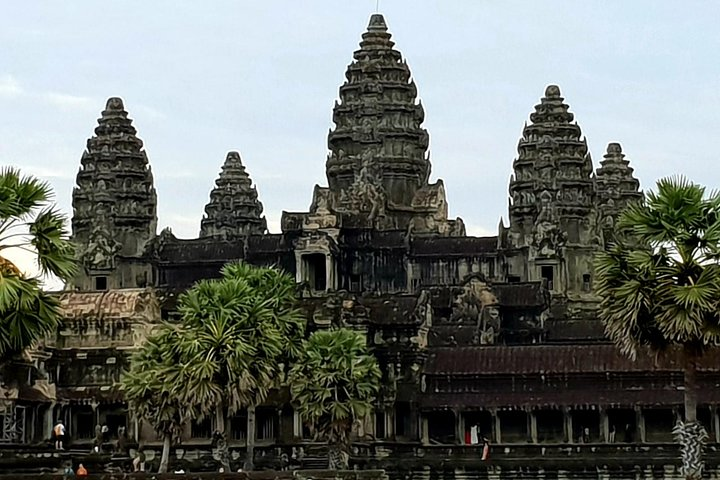 Cambodian hot Angkor Wat Temple Silver Plate