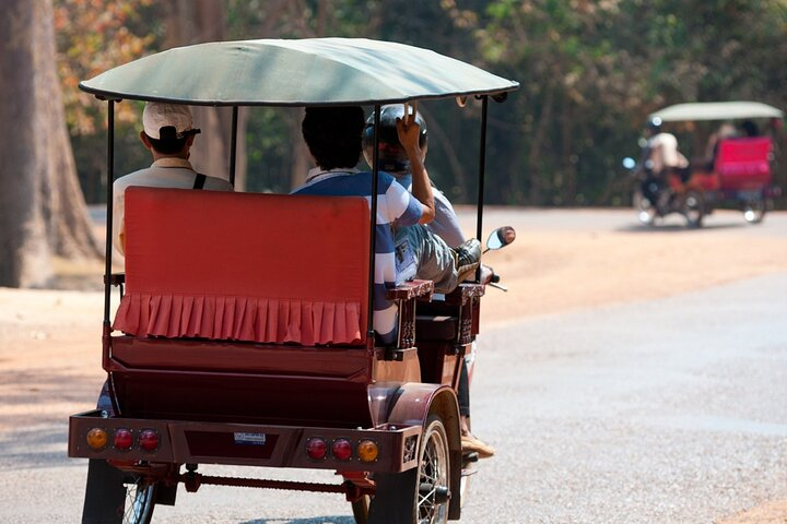 To add a special touch to master the magnificence of Angkor in one full day, your means of transportation will be a local Tuk Tuk 