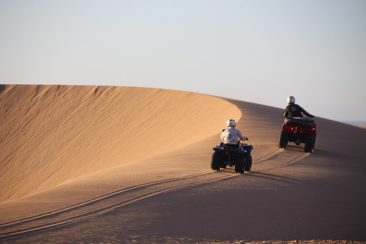 Break on the sand dunes