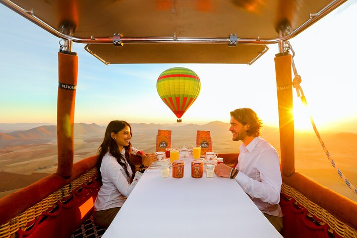 Exceptional Private ROYAL Hot Air Balloon Flight with Seated Air Breakfast  - Photo 1 of 10