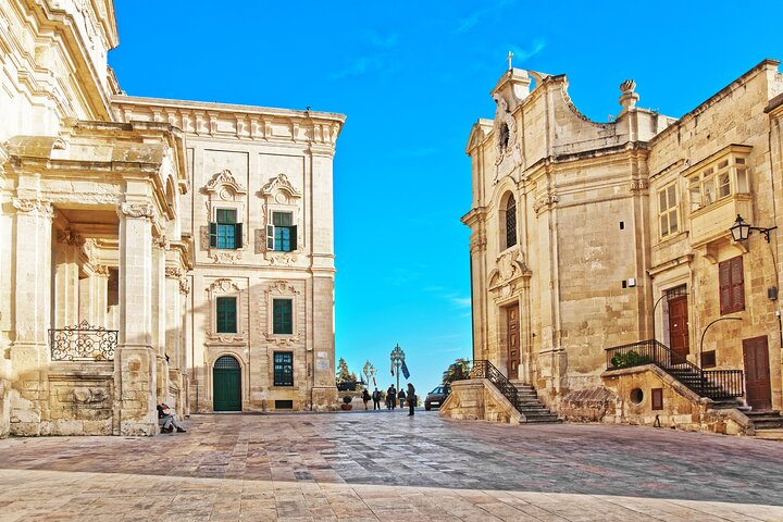 Malta Shore Excursion: Private Tour of Historic Palaces and Noble Homes. Valletta.