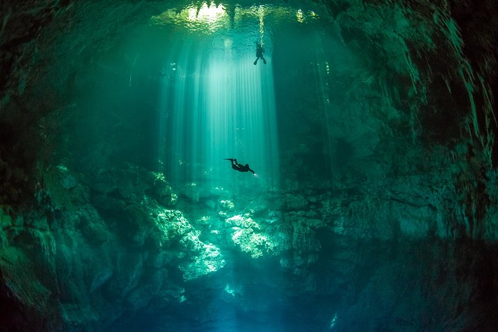 Deep diving in the famous Pit